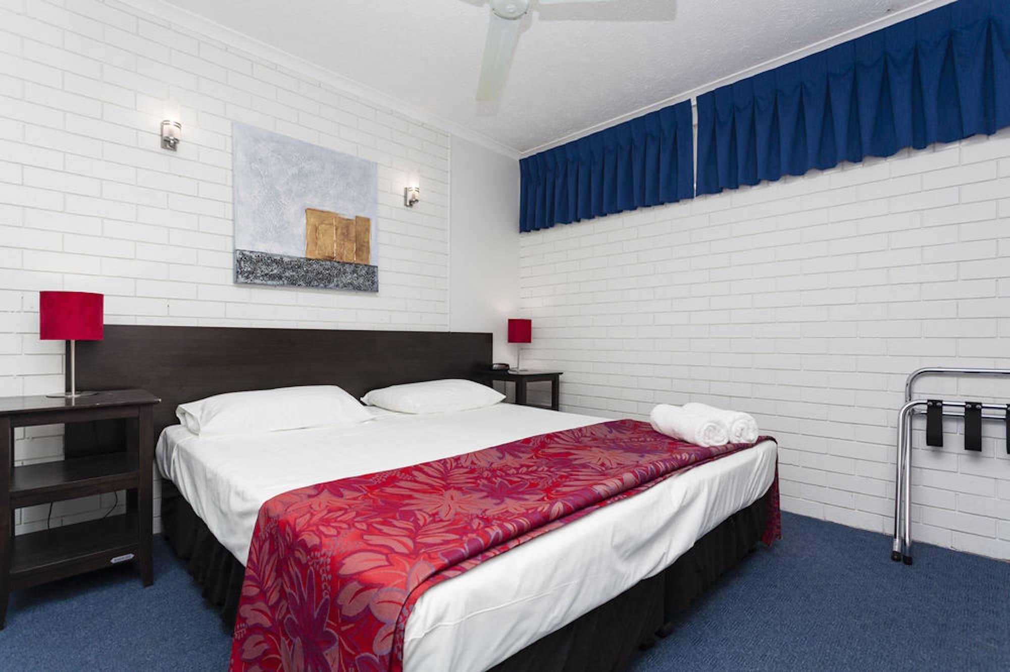 Broadbeach Travel Inn Apartments Голд-Кост Экстерьер фото